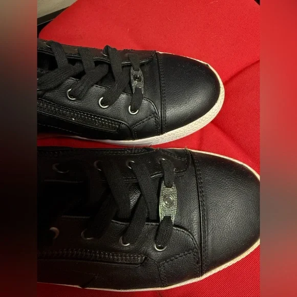 GUESS Women’s black high top sneakers. Size 8. Excellent condition - Picture 11 of 11